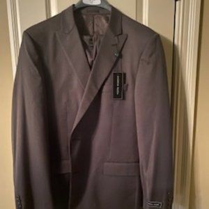 Men's Suit New With Tags - Never worn